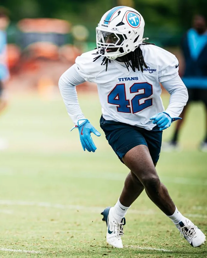 Sanoussi Kane in a Tennessee Titans uniform at practice